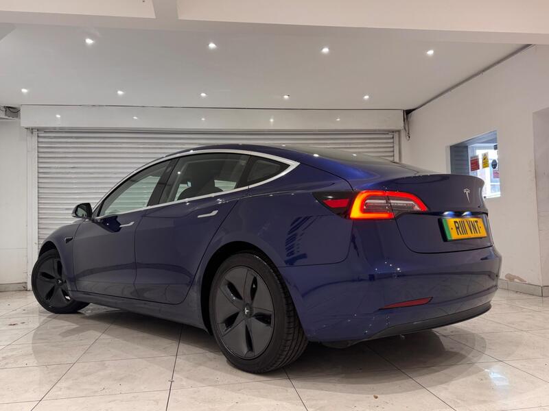 Tesla Model 3 view 4