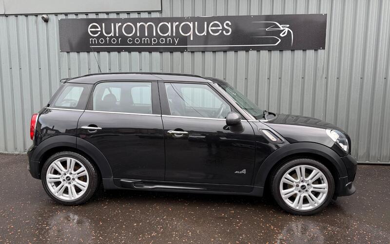 Mini Countryman view 2