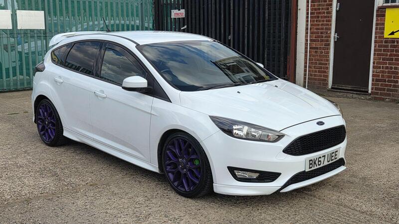 Ford Focus view 2