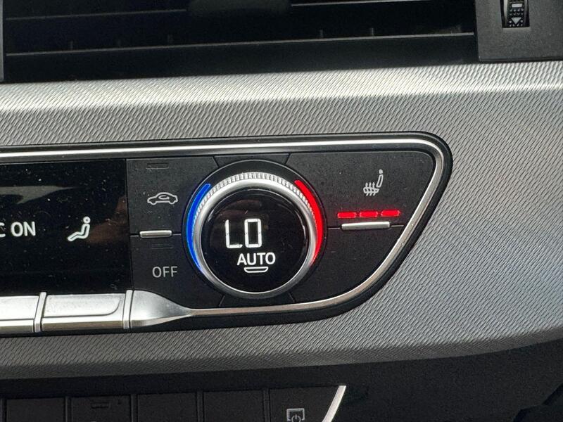 Audi A4 view 4