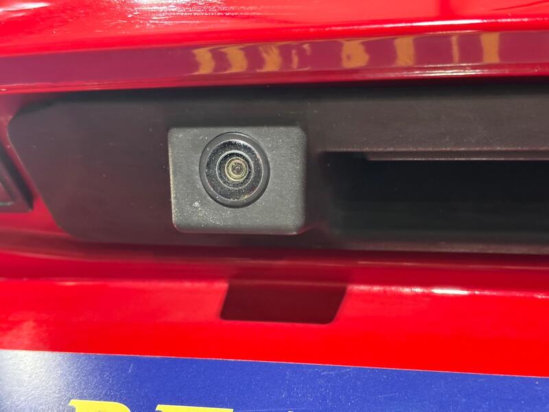 Dfd1b399186b4e31b3135164253ae835