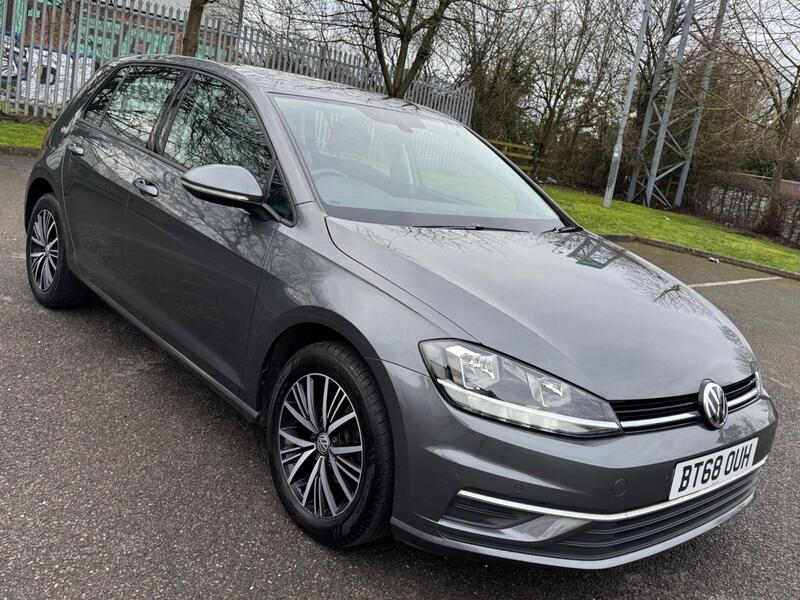 Volkswagen Golf view 2