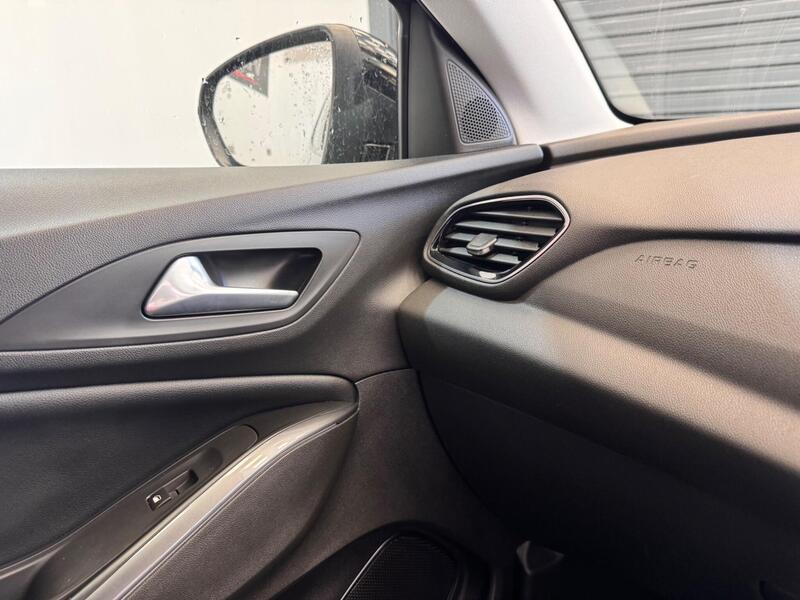 Vauxhall Grandland X view 19