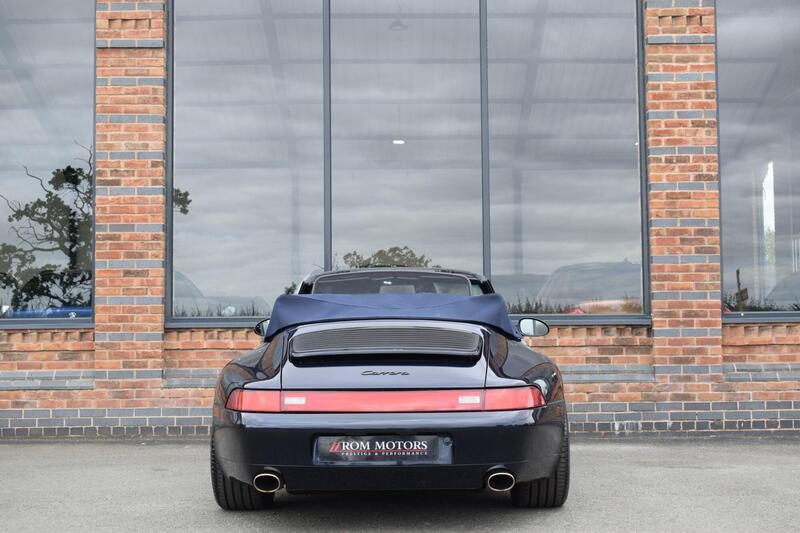 Porsche 911 view 6