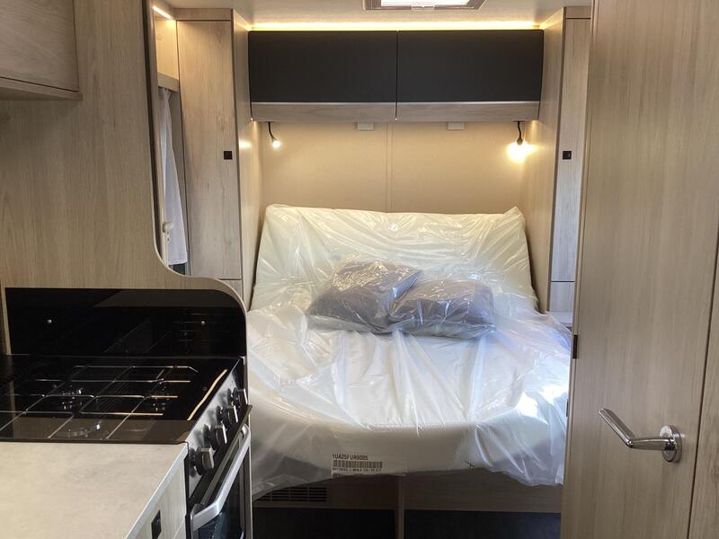 Auto-Trail Expedition C71 — image 22