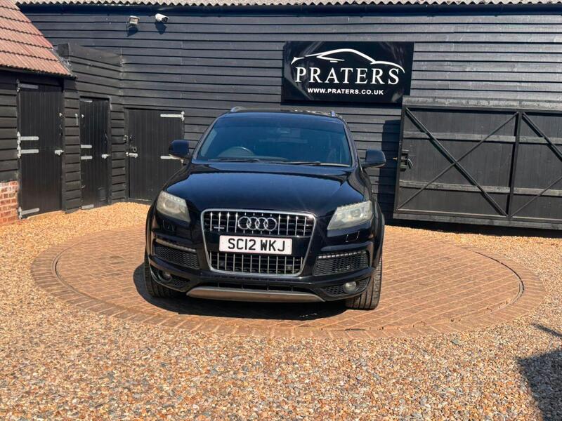 Audi Audi Q7 view 4