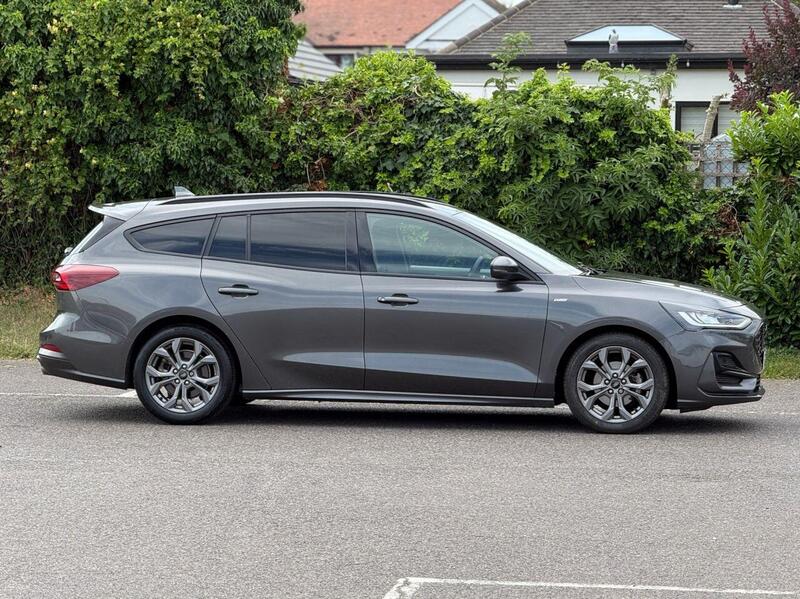 Ford Focus view 3