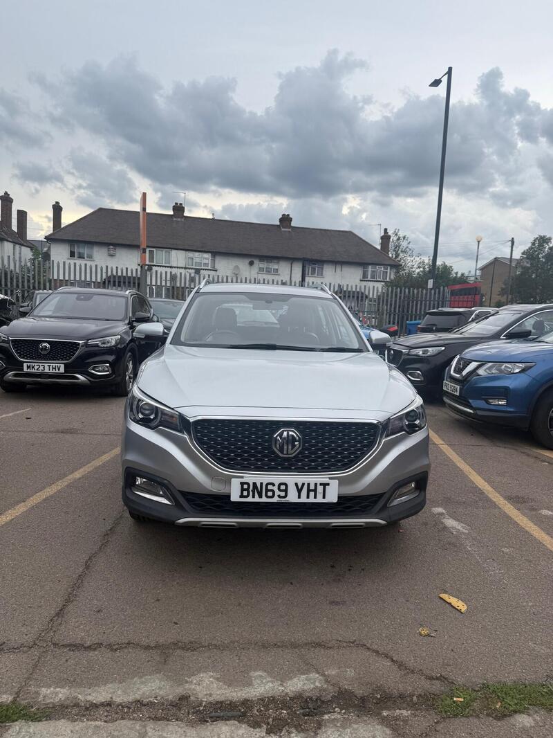 MG MG ZS view 2