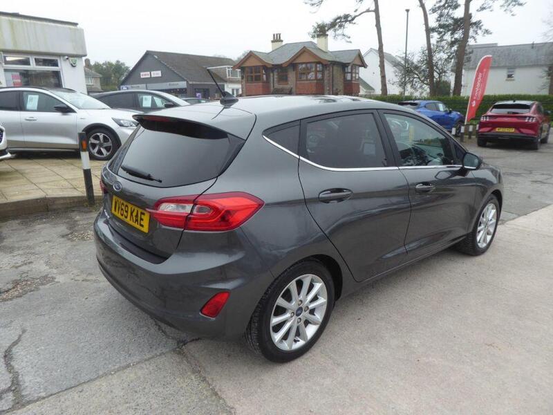 Ford Fiesta view 3