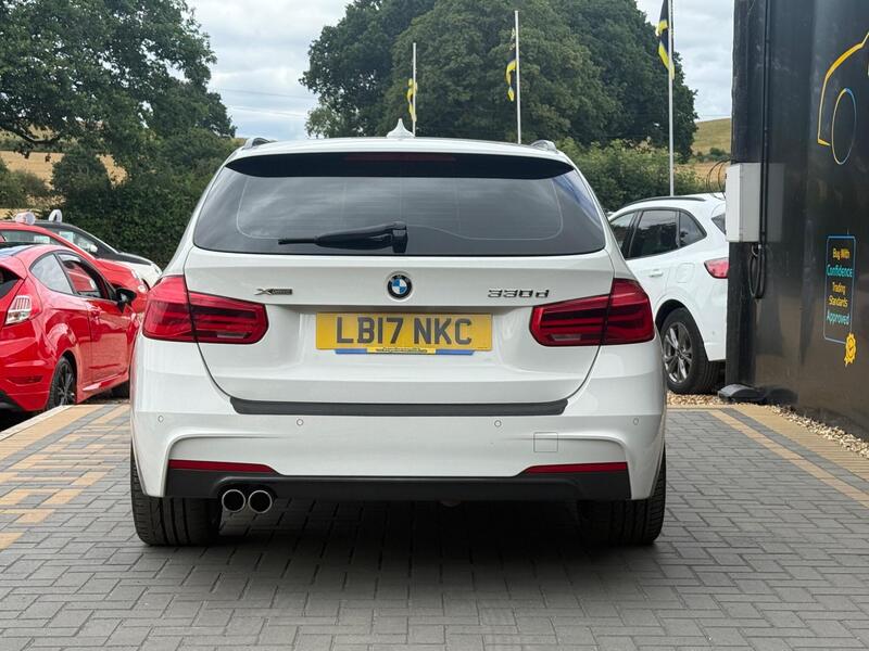 BMW 3 Series view 5