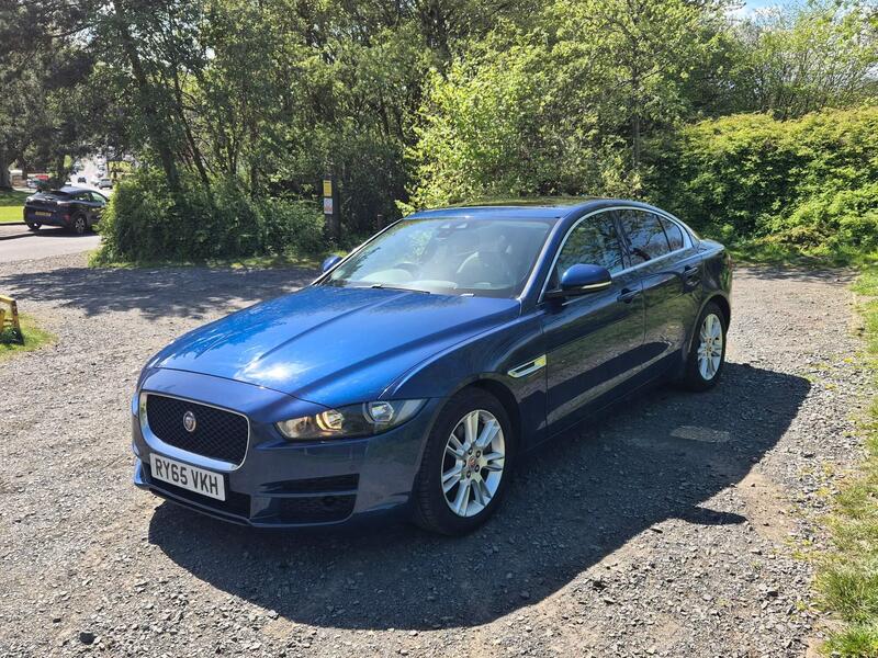 Jaguar XE — photo 1