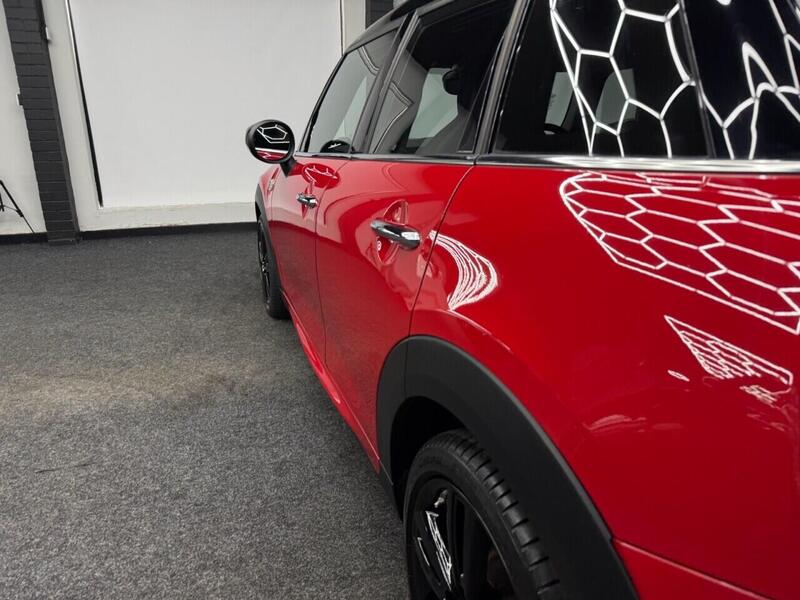 Mini Hatch view 7