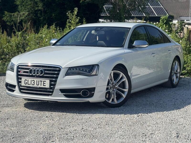 Audi Audi S8 view 2