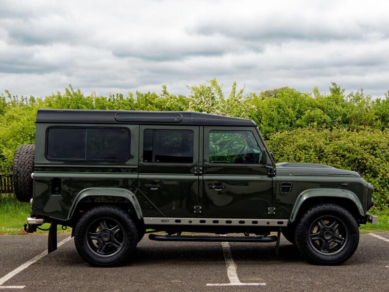 Land Rover Defender view 7