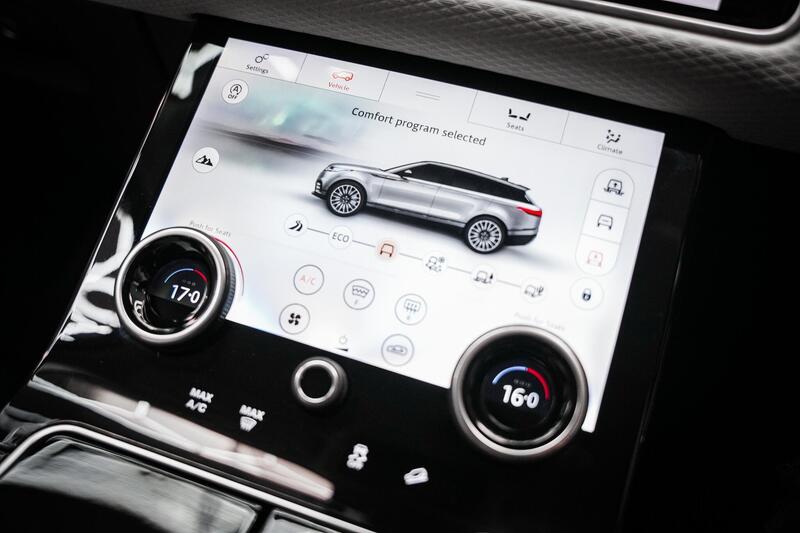 Land Rover Range Rover Velar view 6
