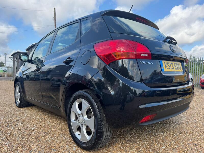 Kia Venga view 4
