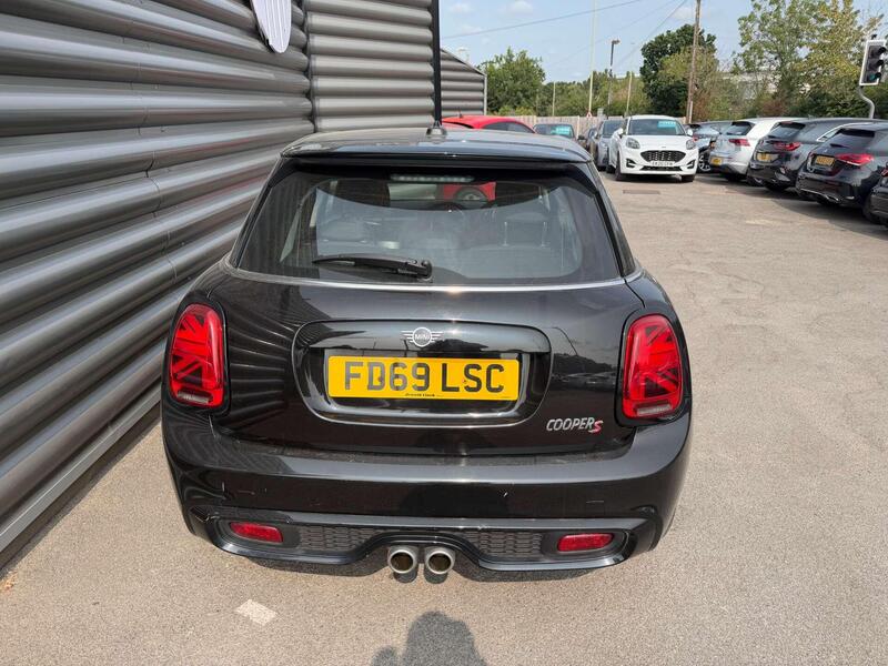 Mini Hatch view 4