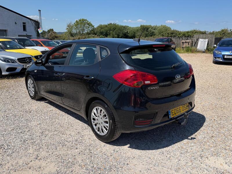 Kia Ceed view 6