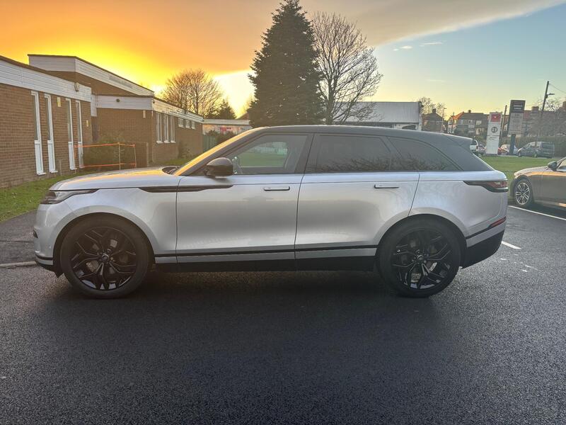 Land Rover Range Rover Velar view 4
