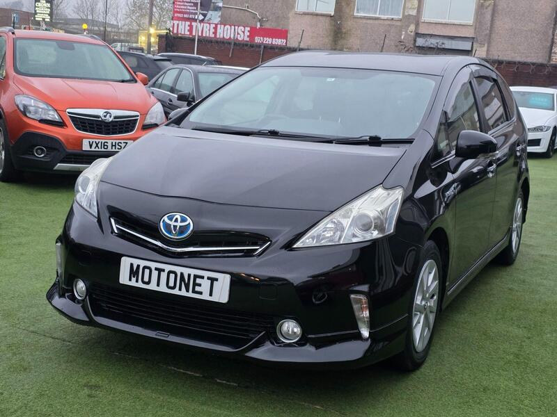 Toyota Prius view 5