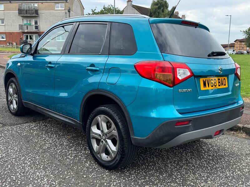 Suzuki Vitara view 3