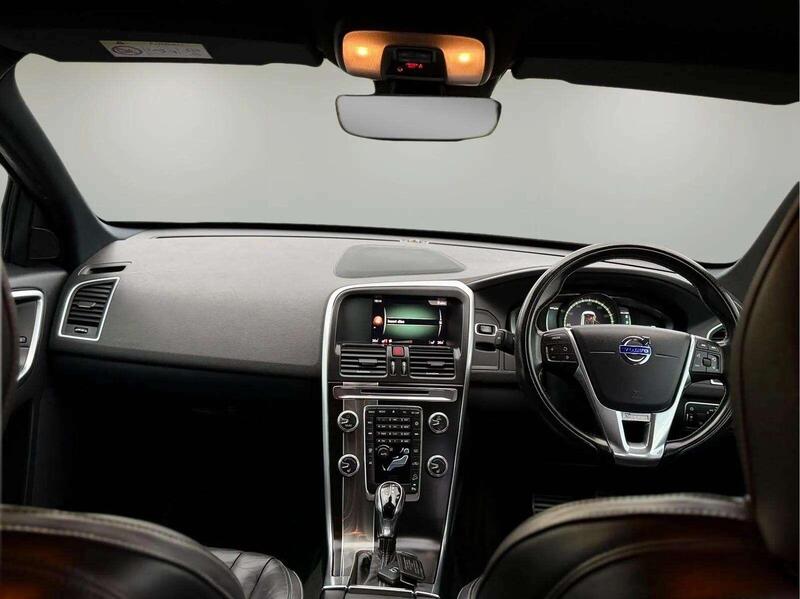 Volvo XC60 view 2
