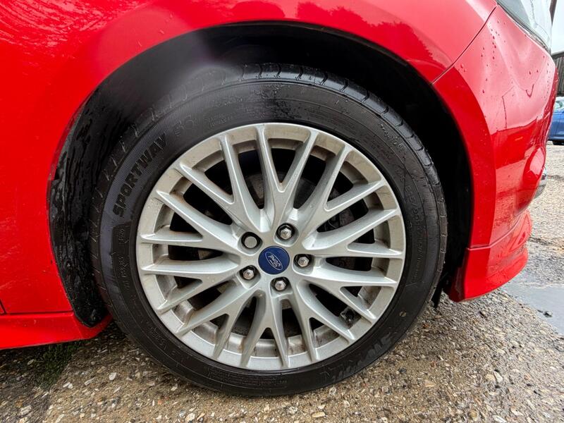 2014 Ford Focus — photo 20