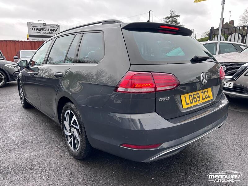 Volkswagen Golf view 5