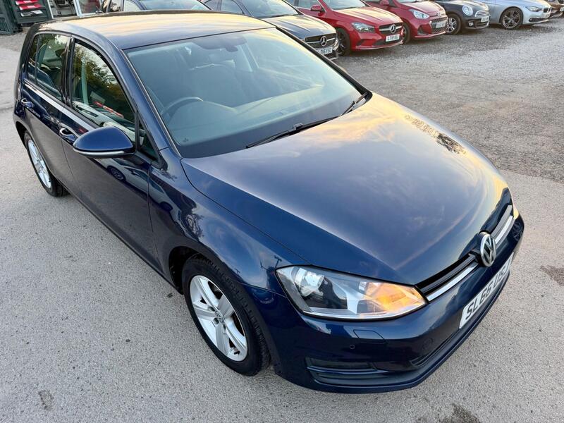 Volkswagen Golf view 2