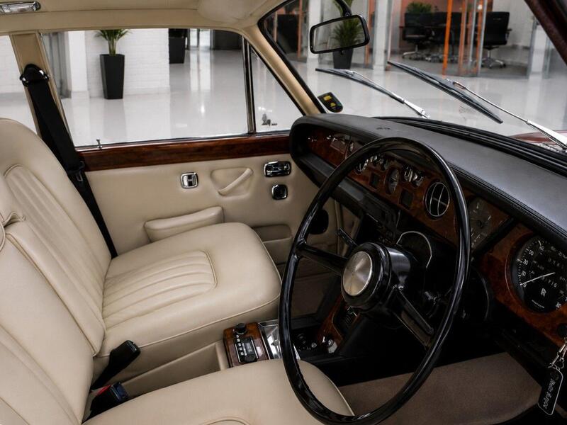 Rolls-Royce Silver Shadow view 3