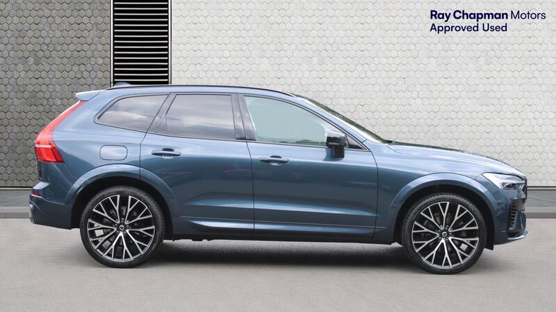 Volvo XC60 view 3