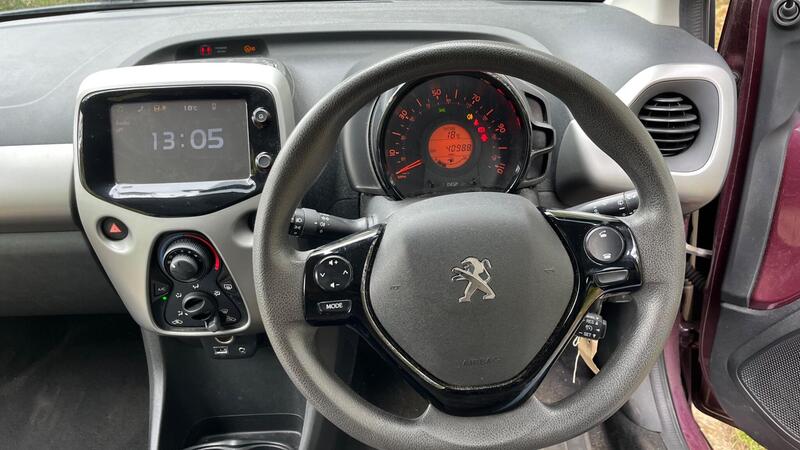 2017 Peugeot 108 — photo 27