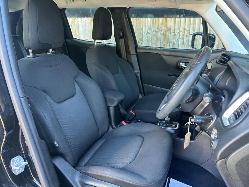 Jeep Renegade view 3
