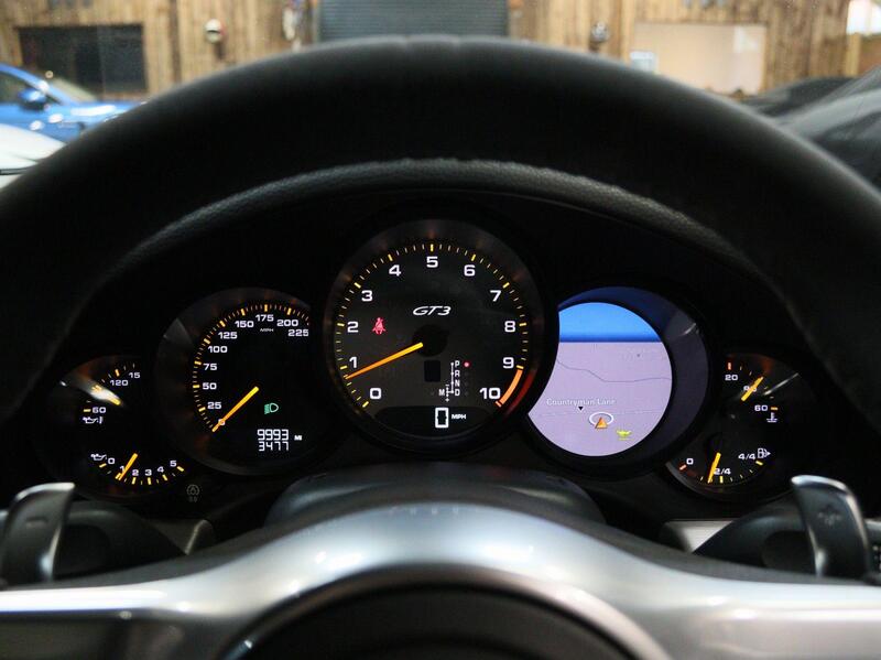 Porsche 911 view 28