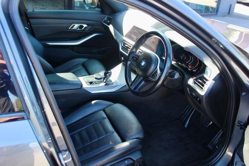 BMW 3 Series view 3