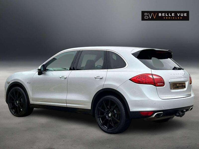 Porsche Cayenne view 4