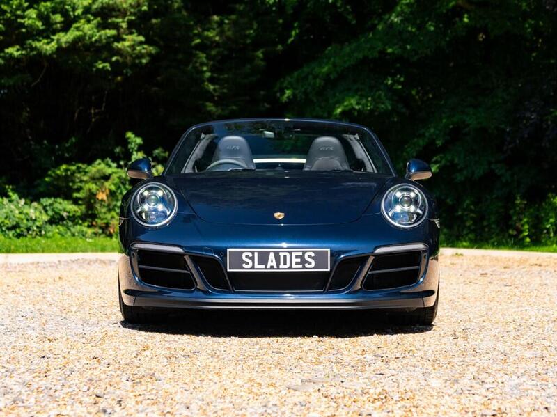 Porsche 911 view 3