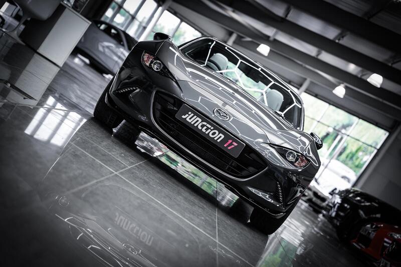 Mazda MX-5 view 4