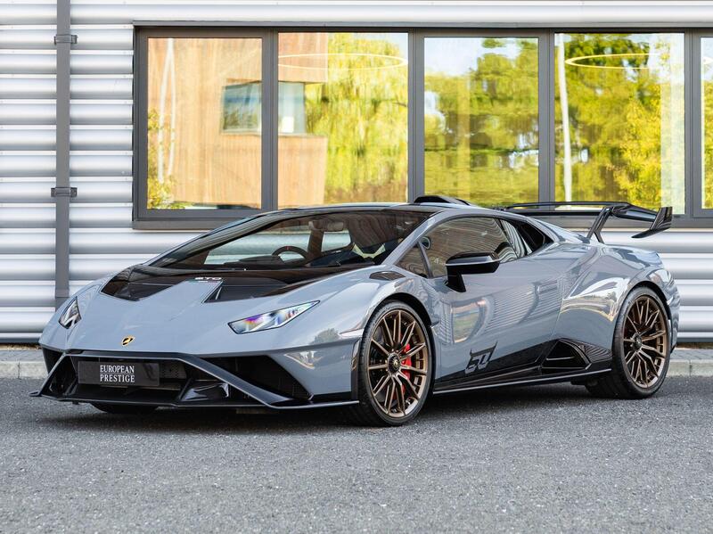 Lamborghini Huracan view 7