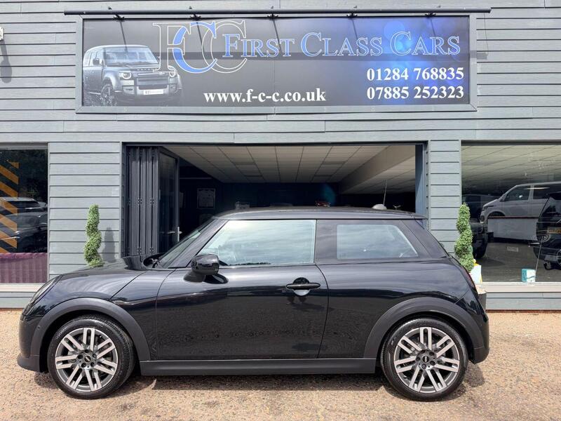 Mini Cooper MINI Cooper view 3