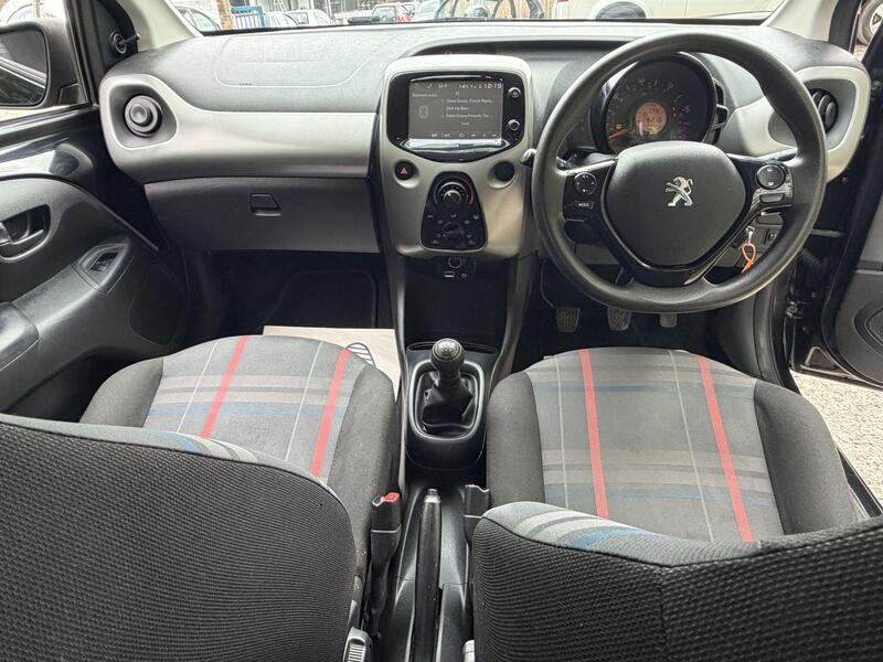 2015 Peugeot 108 — photo 13