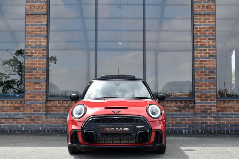 Mini Hatch view 4