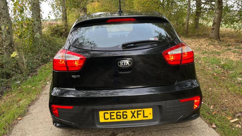 2016 Kia Rio — photo 10