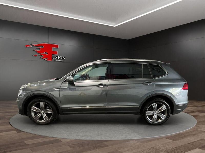 Volkswagen Tiguan Allspace view 4