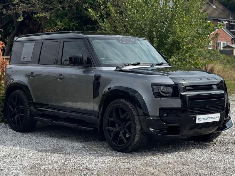 Land Rover Defender view 4