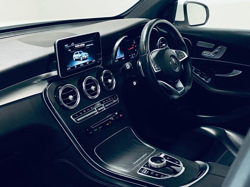 Mercedes-Benz GLC view 4