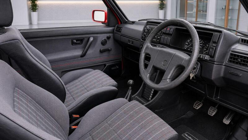 Volkswagen Golf view 3