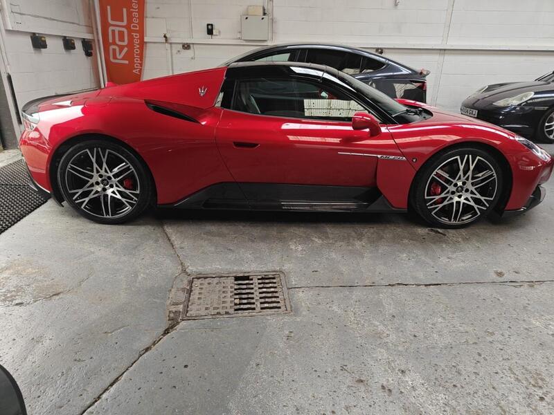 Maserati MC20 view 4