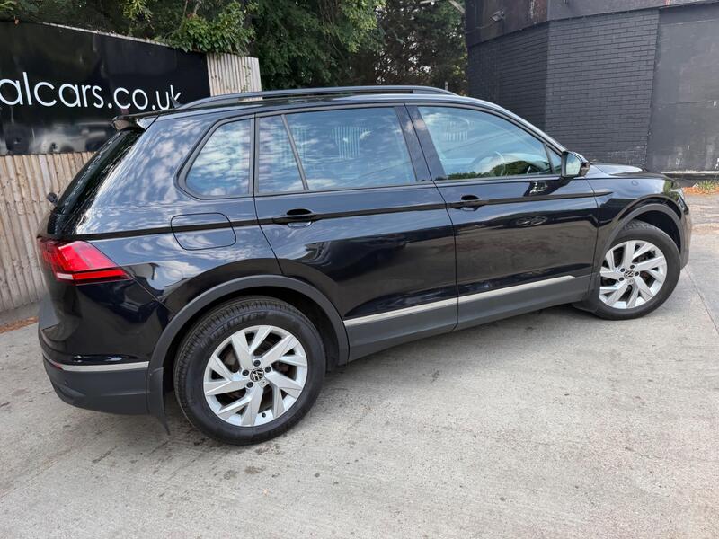 Volkswagen Tiguan view 7