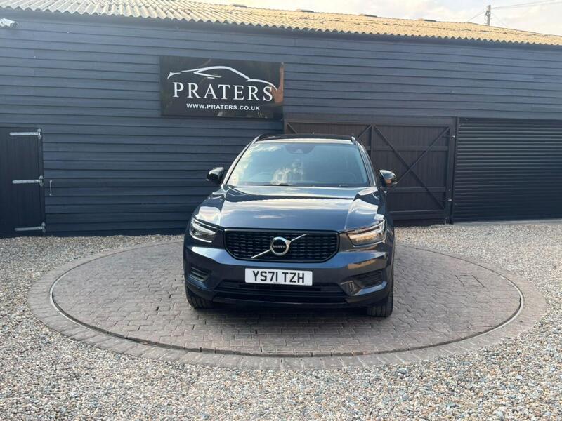 Volvo XC40 view 4